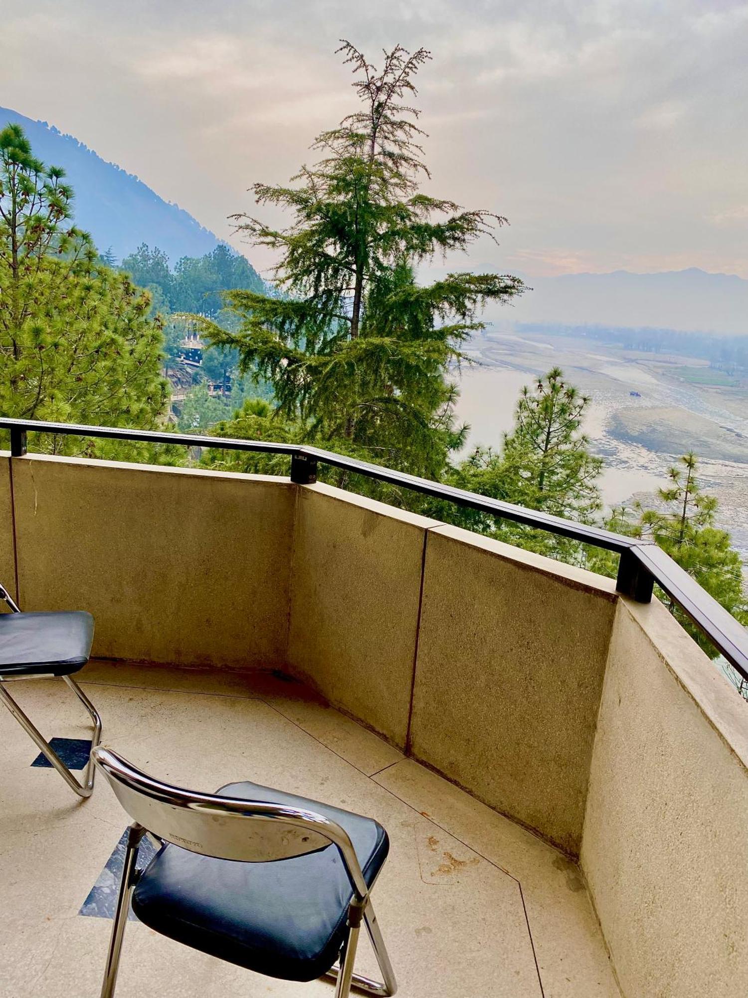 Rock City Resort Mingora Exterior photo