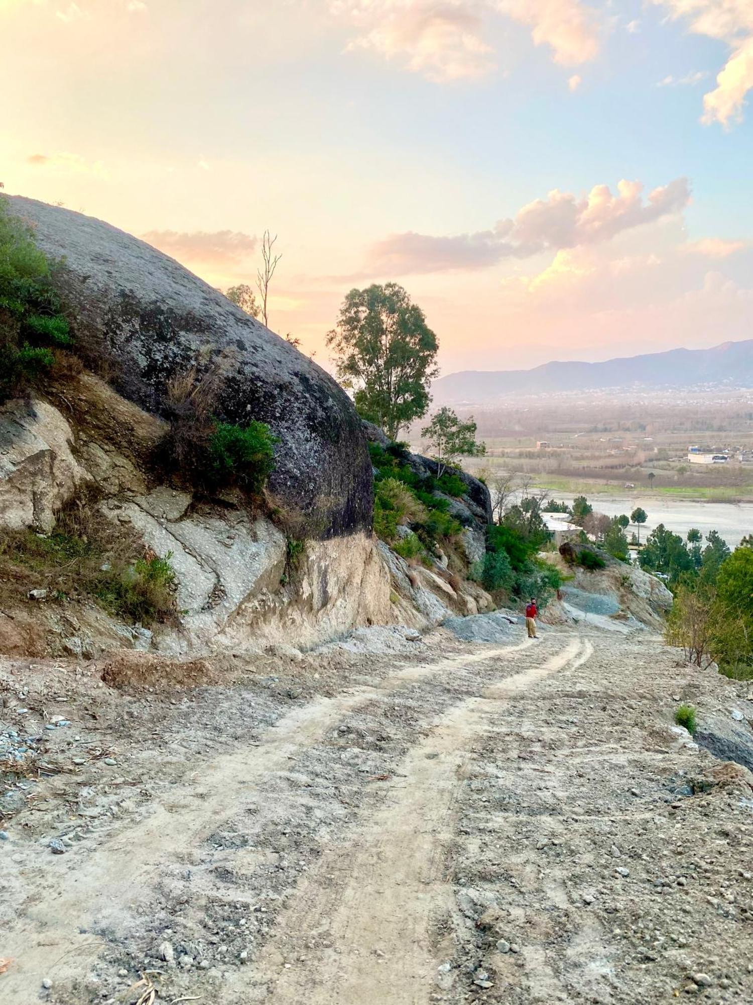 Rock City Resort Mingora Exterior photo